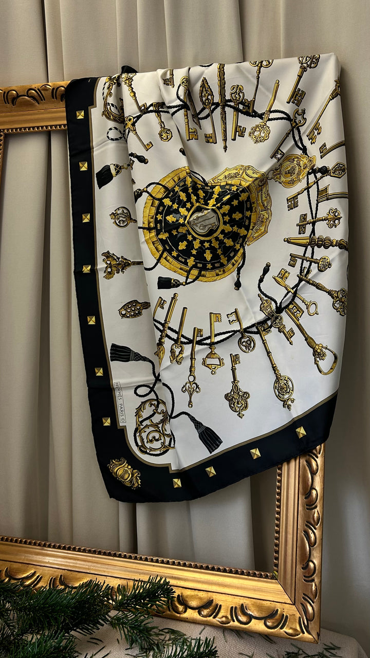 HERMÈS Les Cles 90 Carre Silk Black Gold