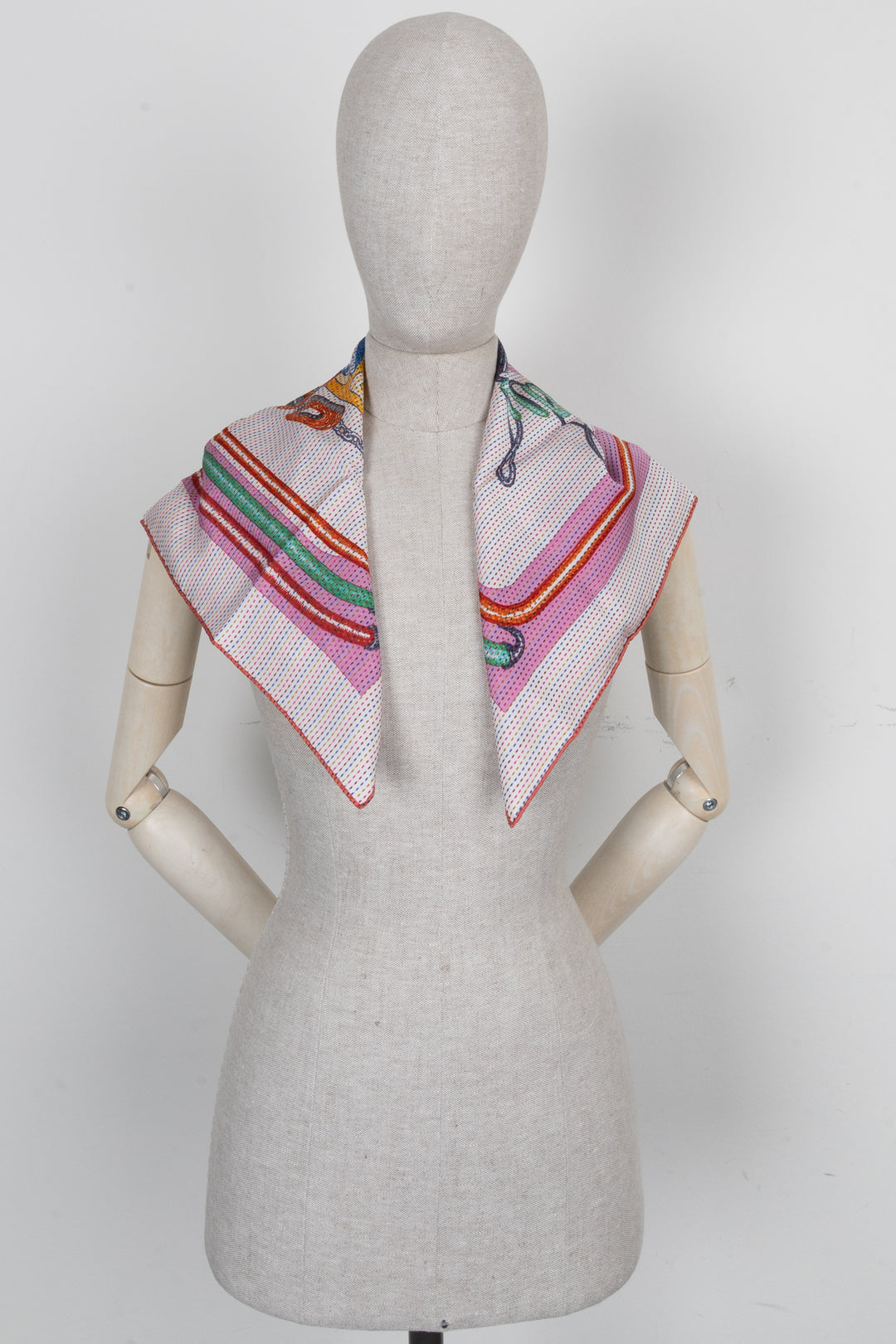 HERMÈS Chevaloscope Neon Pointille 70 Silk Carré