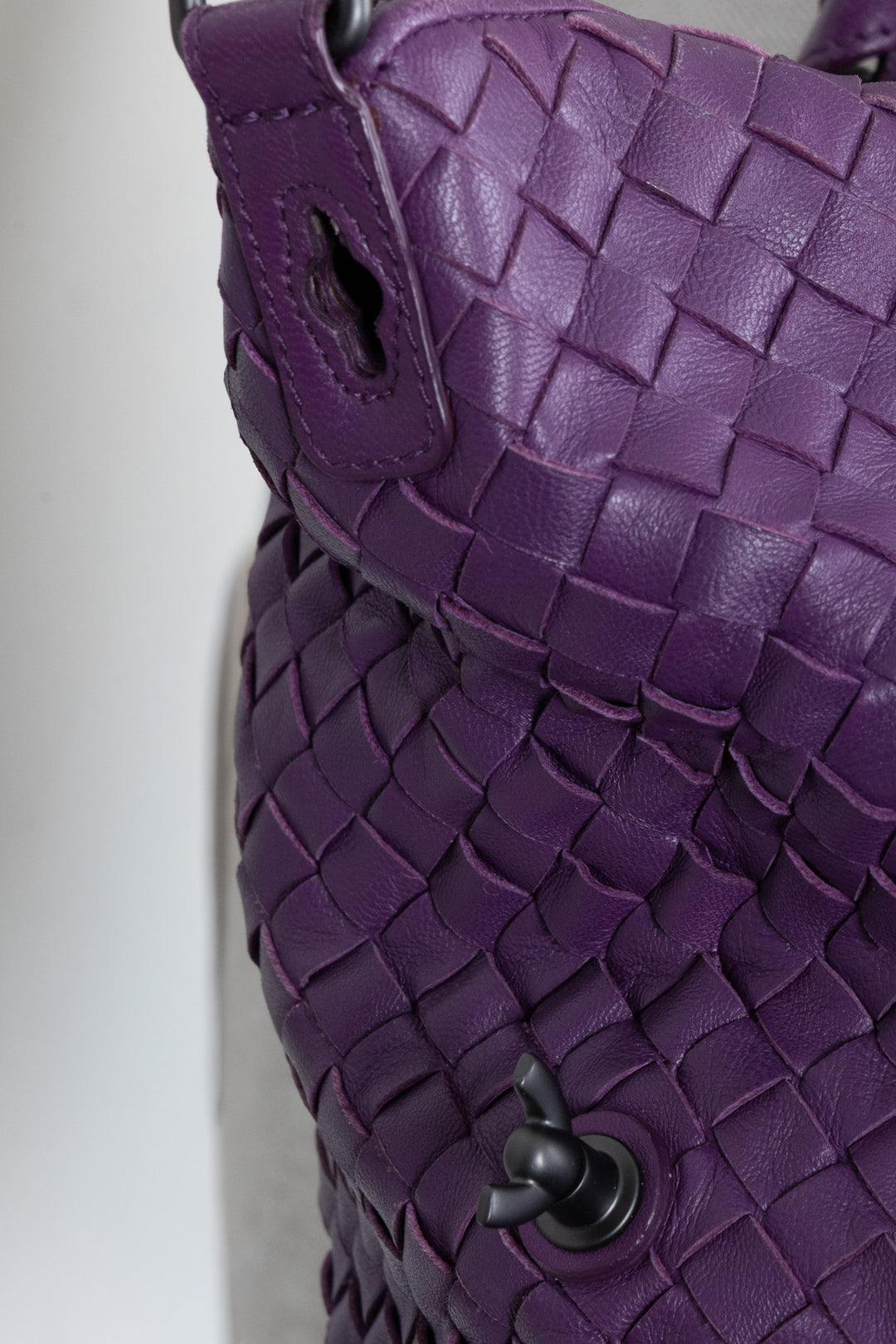 BOTTEGA VENETA Medium Convertible Intrecciato Tote Bag