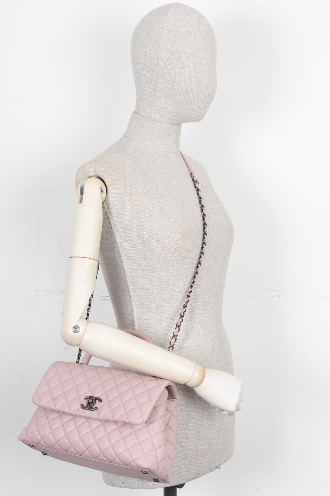 Sac CHANEL Coco Handle en caviar rose