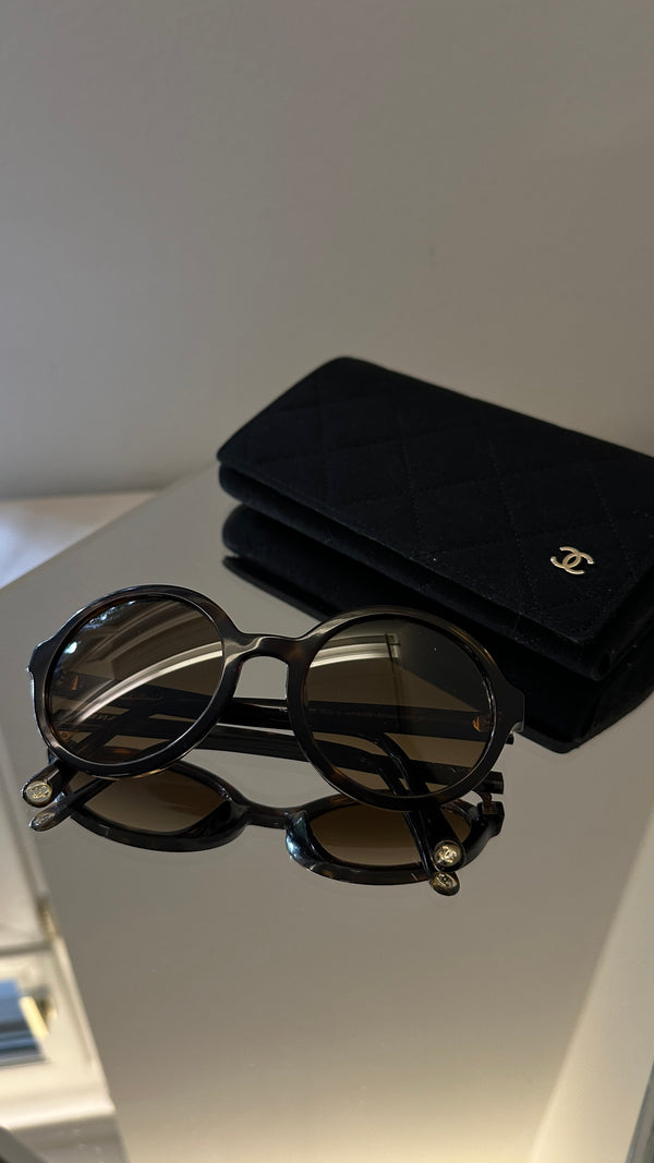 CHANEL Round Sunglasses Tortoiseshell 5522