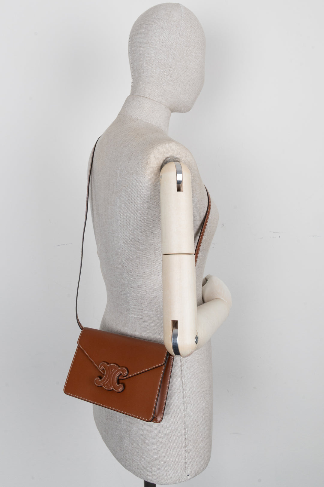 CELINE Triomphe Wallet On Chain Brown