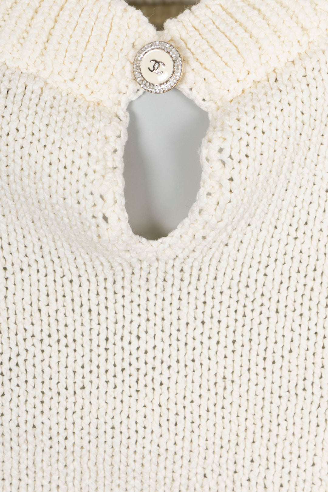 CHANEL Cropped Sweater Ivory