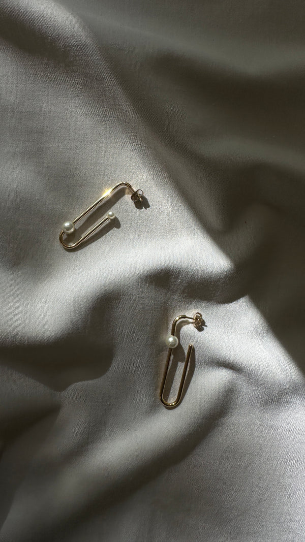 CHRISTIAN DIOR Pearl Earrings Gold