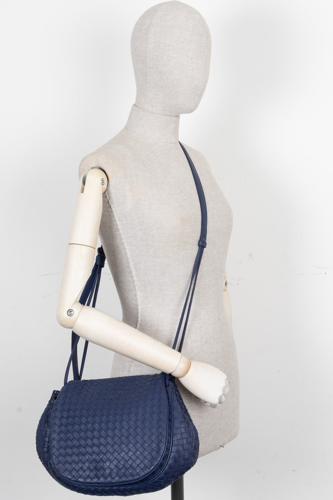 BOTTEGA VENETA Sac bandoulière vintage Intrecciato bleu