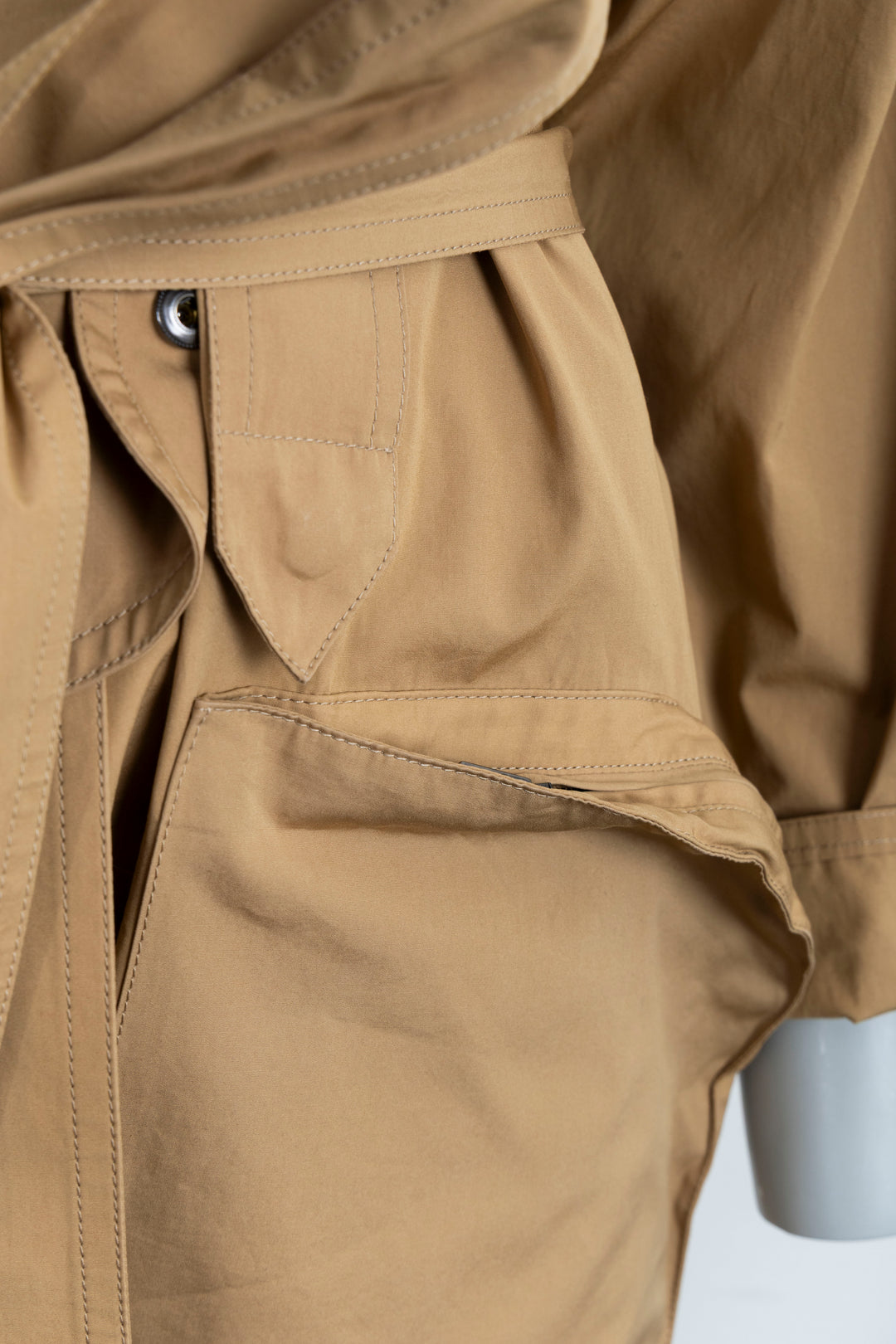 THE ROW Short Belted Coat Cotton Beige