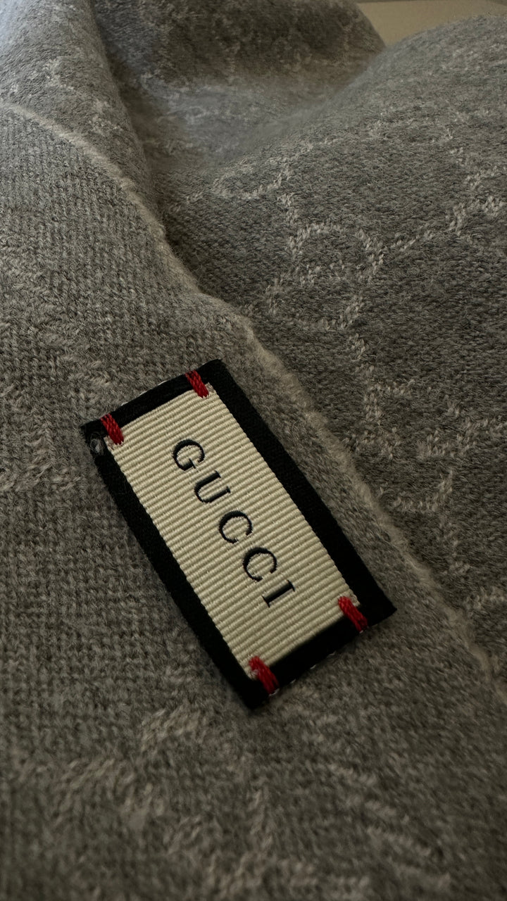 GUCCI Reversible GG Scarf Grey