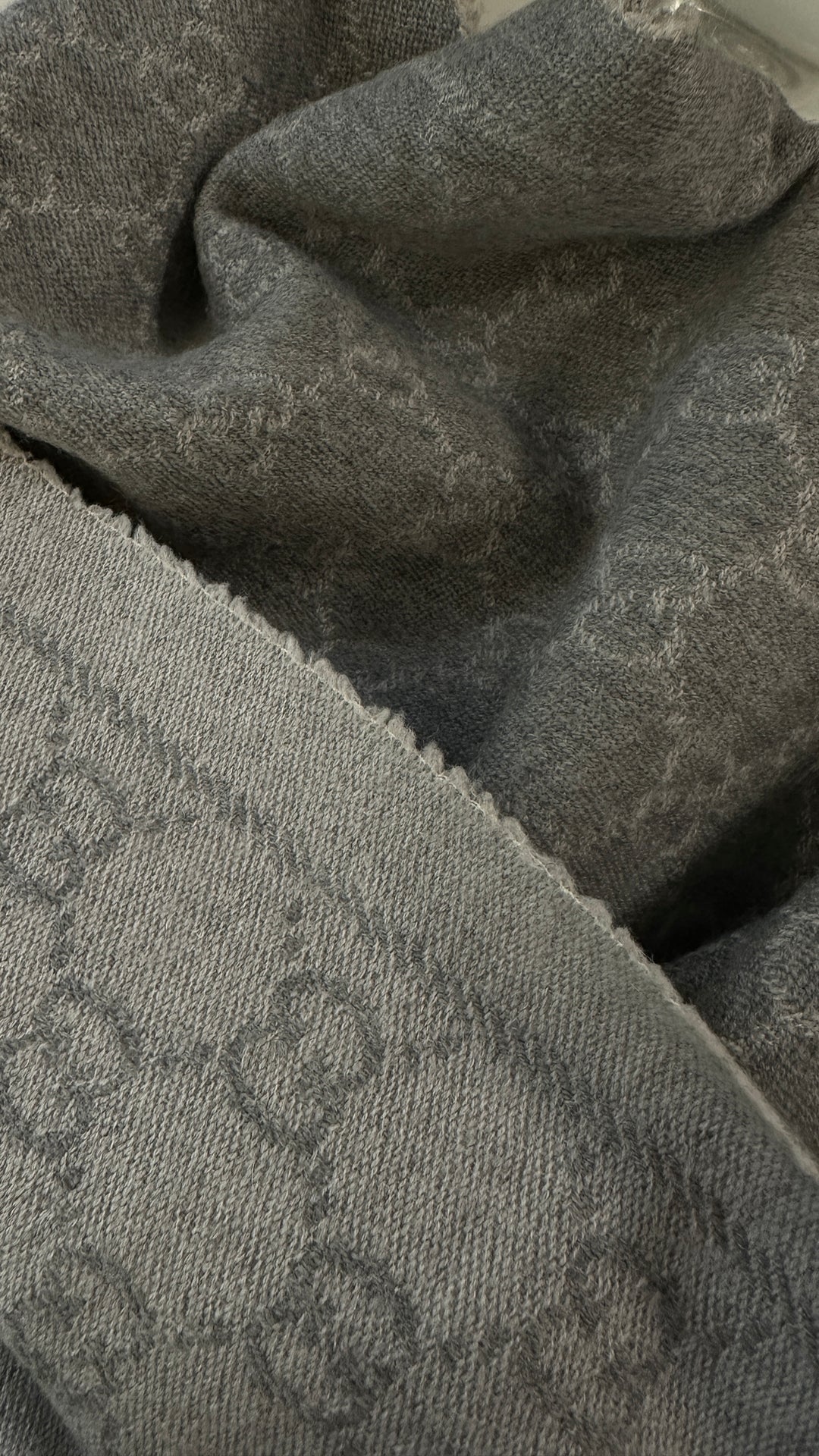 GUCCI Reversible GG Scarf Grey