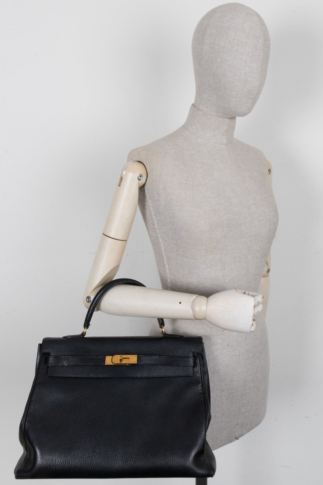 HERMÈS Kelly 35 Retourne Clemence Black