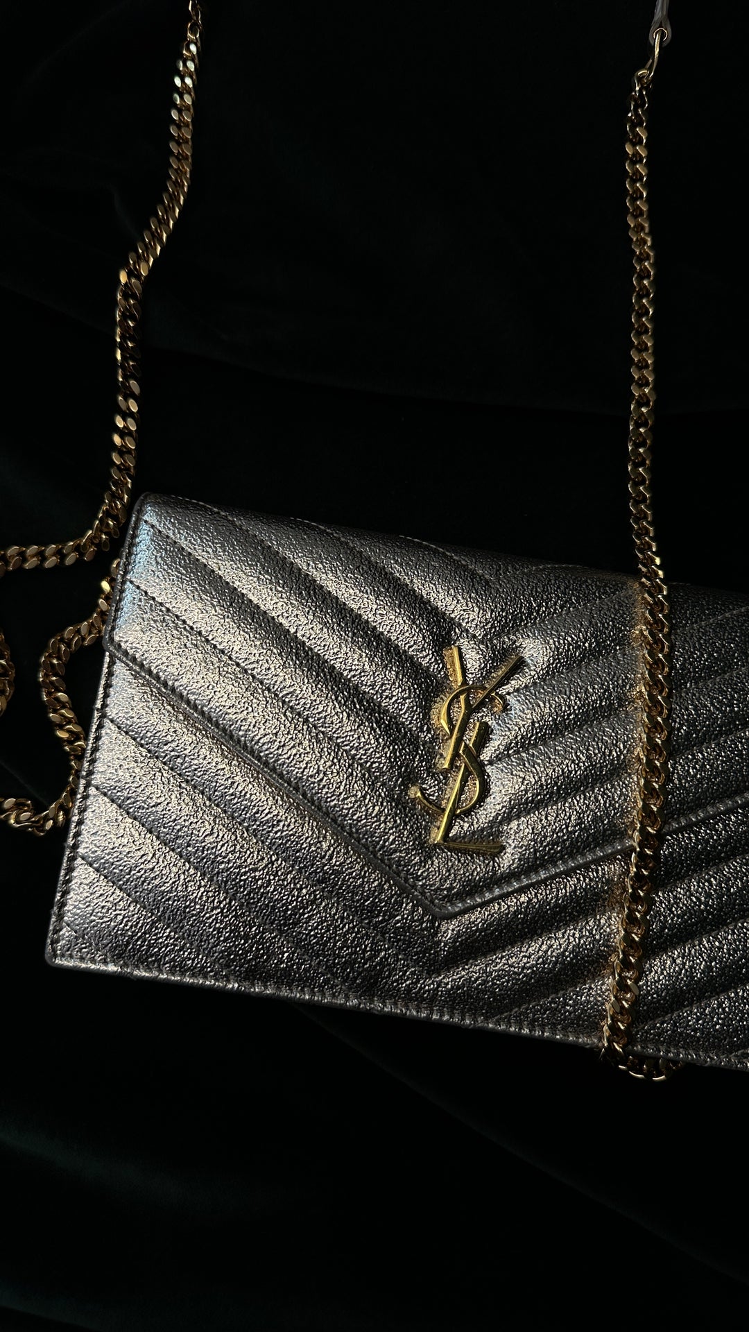 SAINT LAURENT Cassandre Wallet On Chain Gold