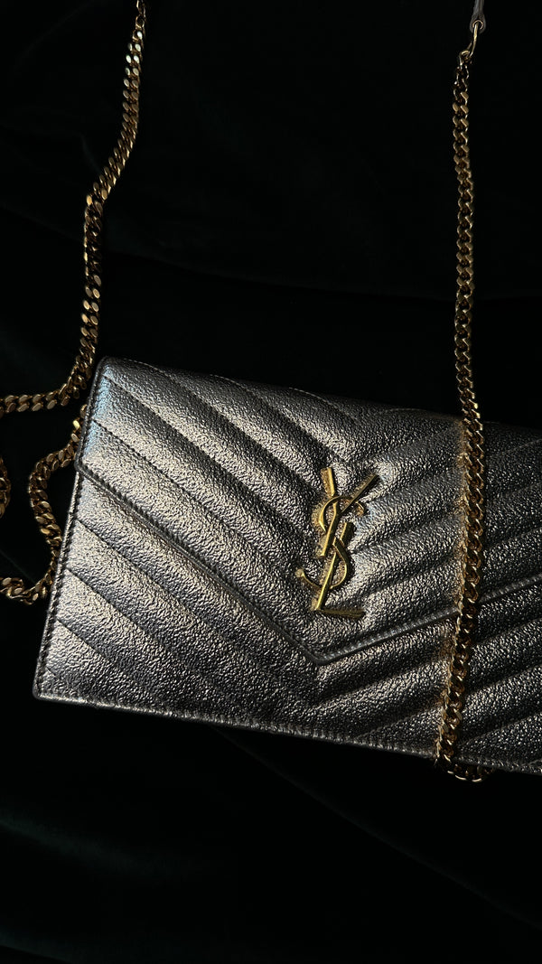 SAINT LAURENT Cassandre Wallet On Chain Gold