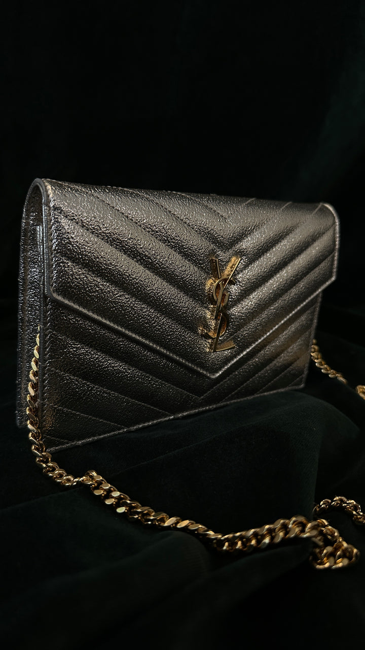 SAINT LAURENT Cassandre Wallet On Chain Gold