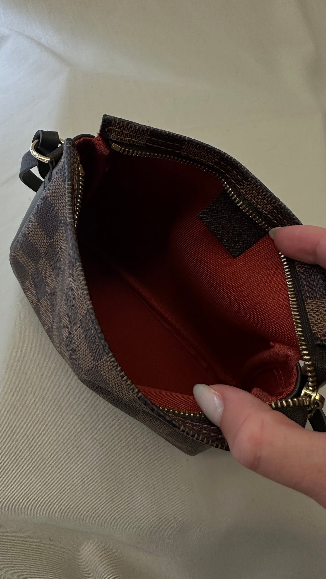 LOUIS VUITTON Trousse Make Up Pochette Damier Ebene