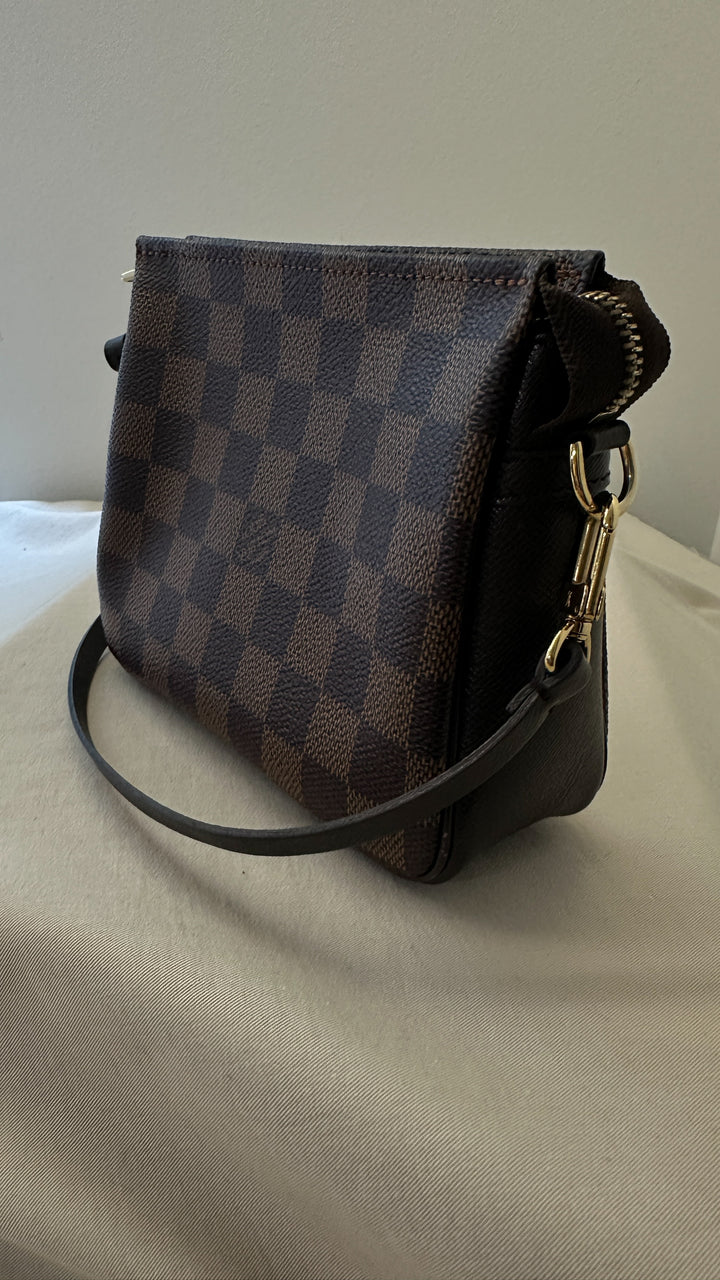 LOUIS VUITTON Trousse Make Up Pochette Damier Ebene