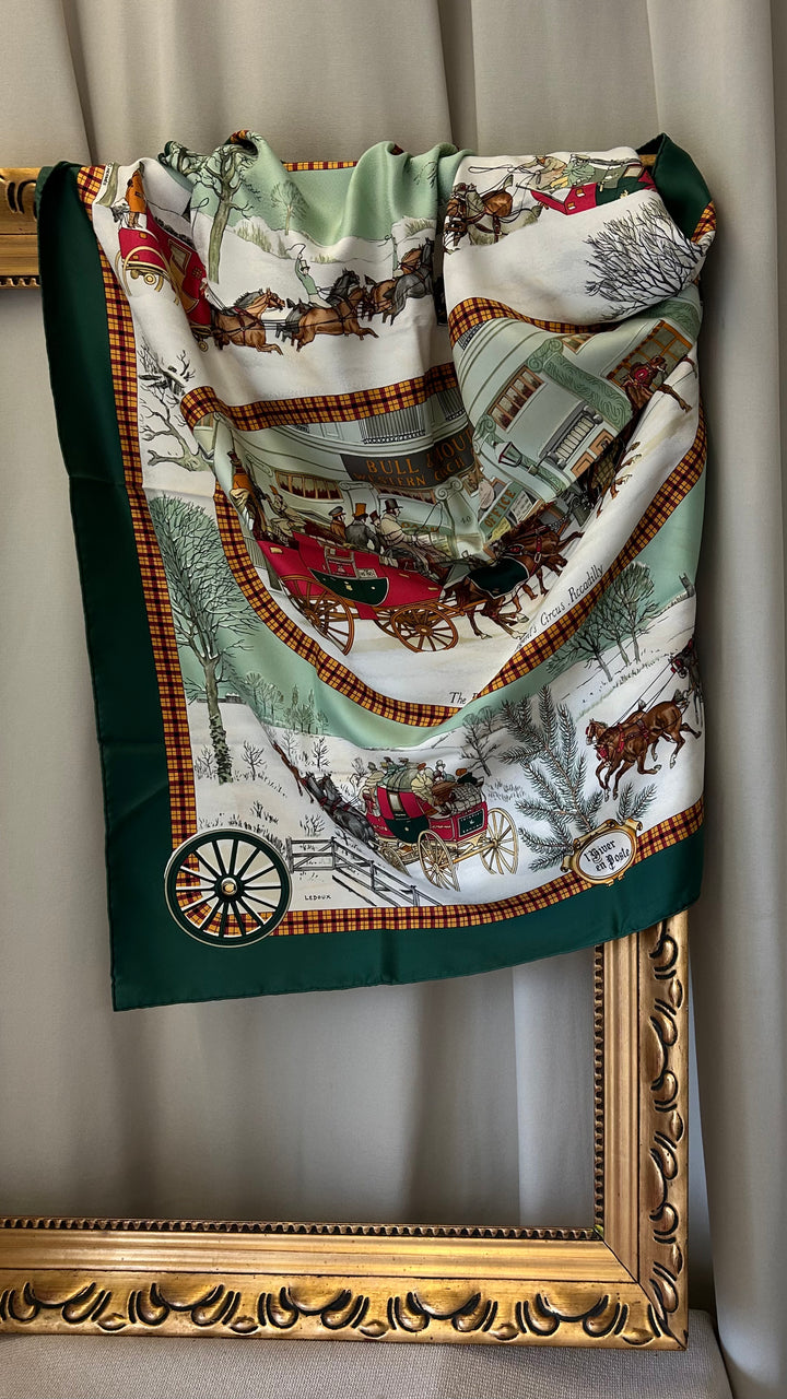 HERMÈS L'Hiver En Poste 90 Scarf Silk Green