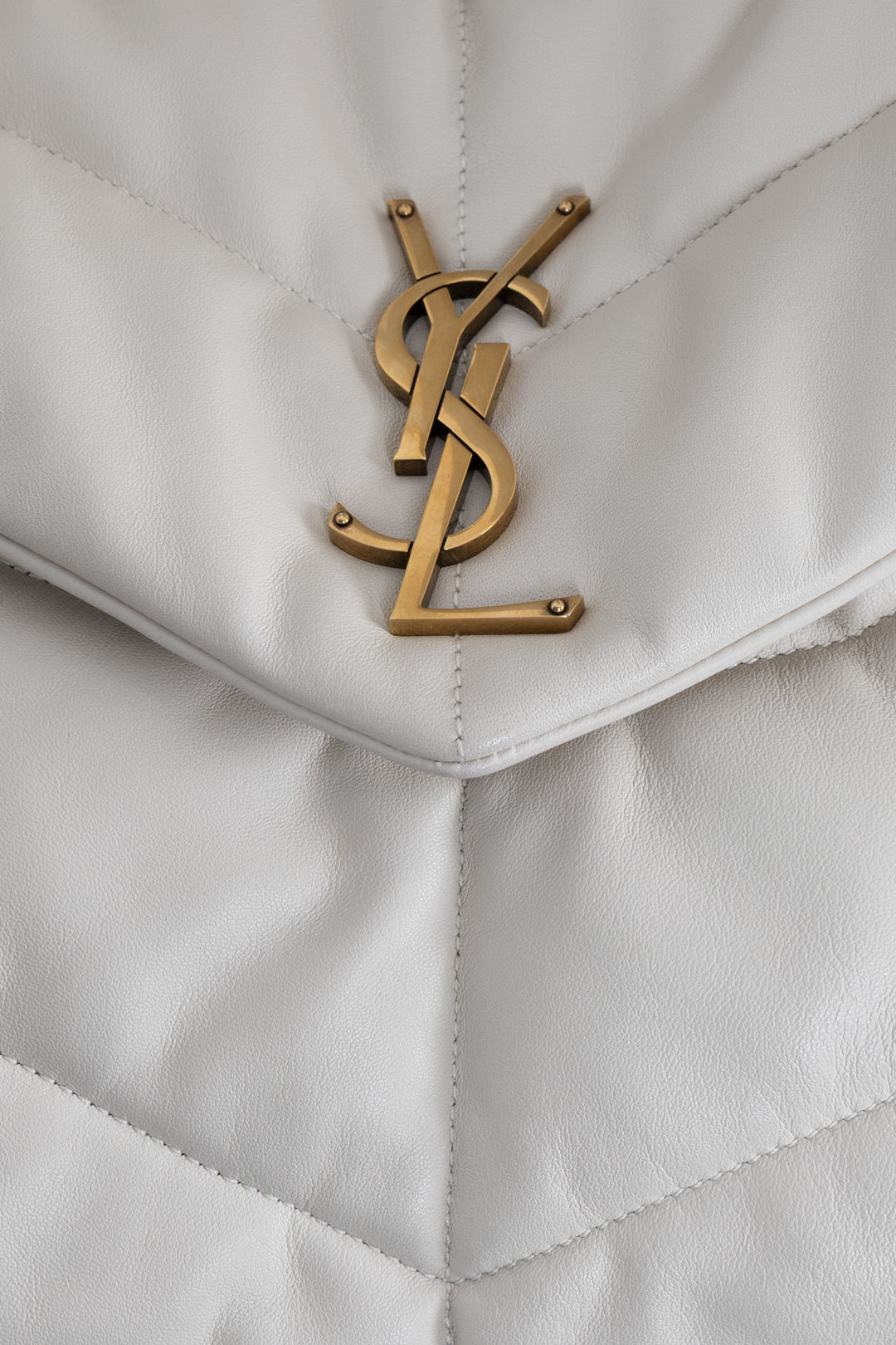 SAINT LAURENT Sac Loulou Ivoire