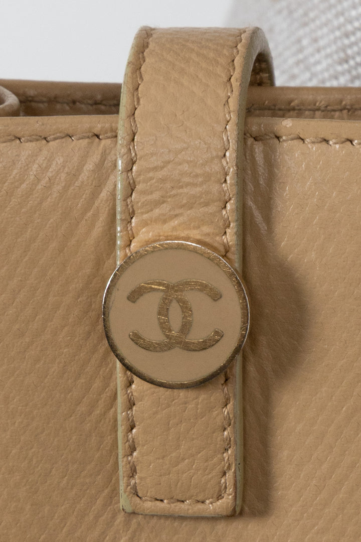 CHANEL Étui à cigarettes en cuir beige