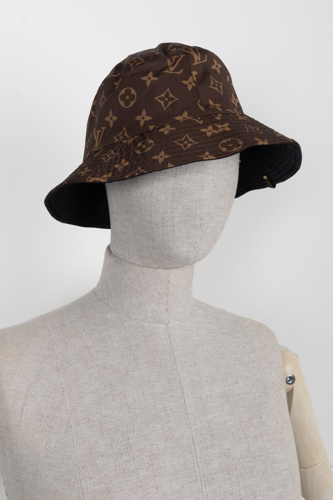 LOUIS VUITTON Reversible Bucket Hat MNG