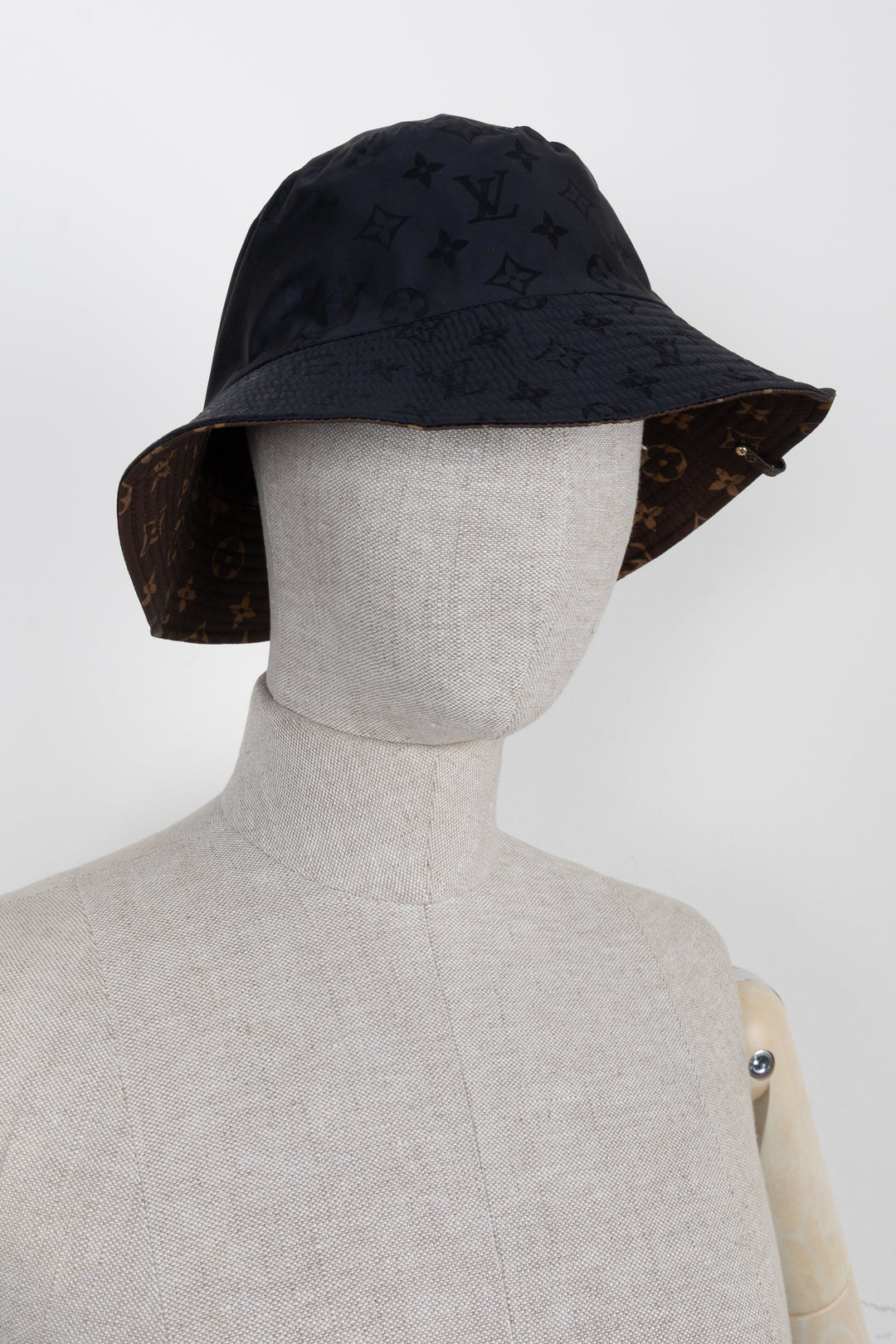 LOUIS VUITTON Reversible Bucket Hat MNG