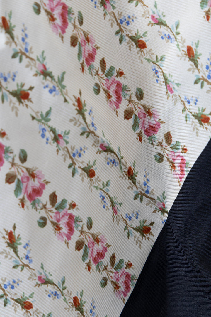 GUCCI Logo Flower Print Carré 90 Multicolor