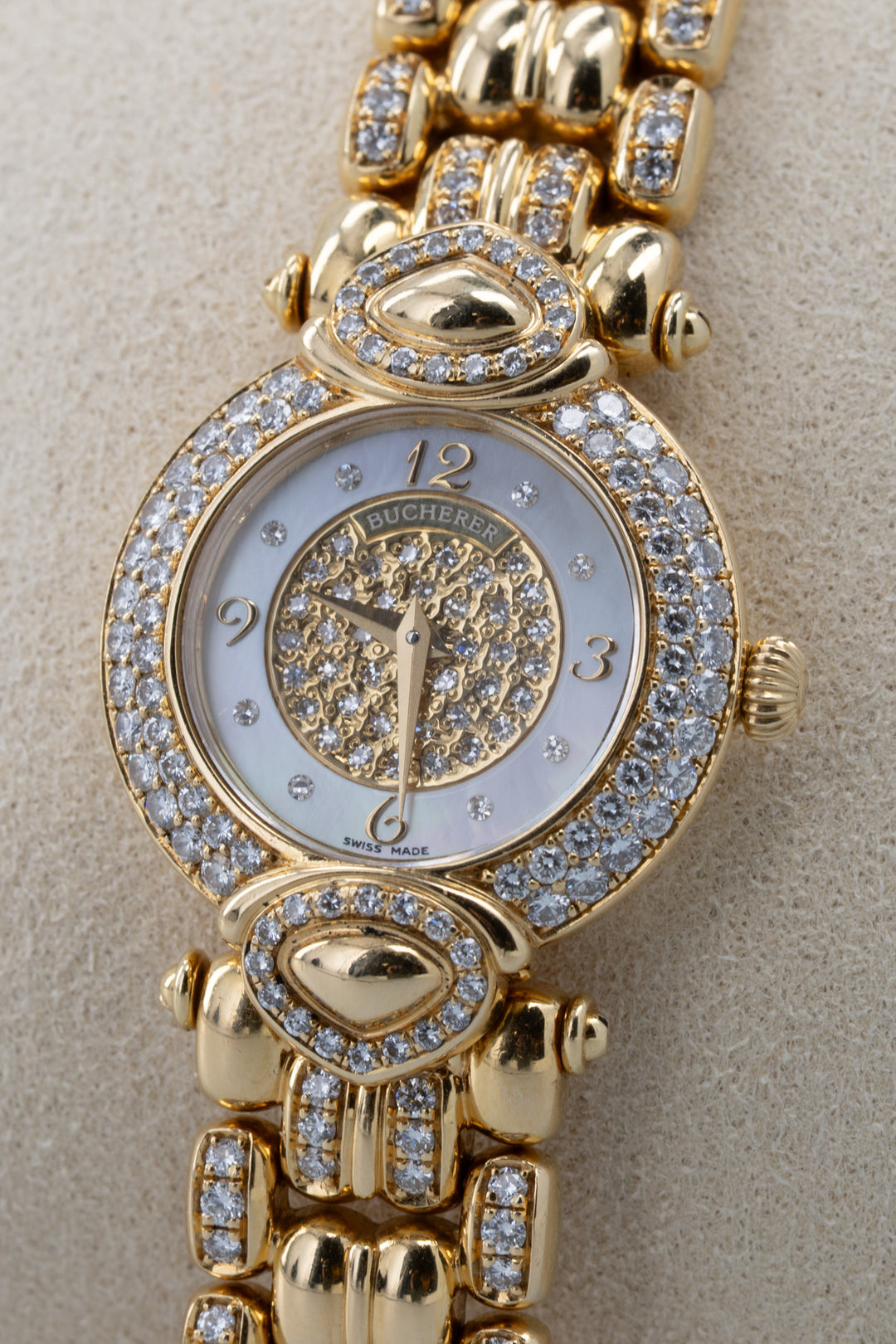 BUCHERER Paradiso Mini Quartz Or Jaune 18 carats Diamants