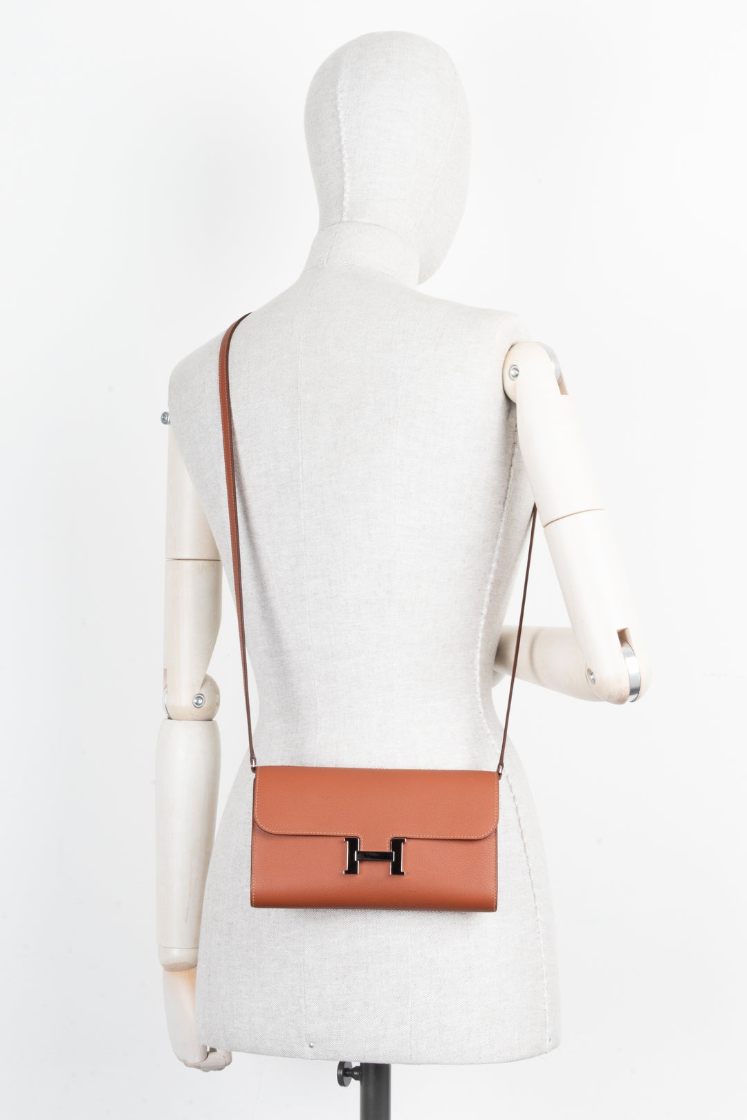 HERMÈS Constance To Go Evercolor Blush