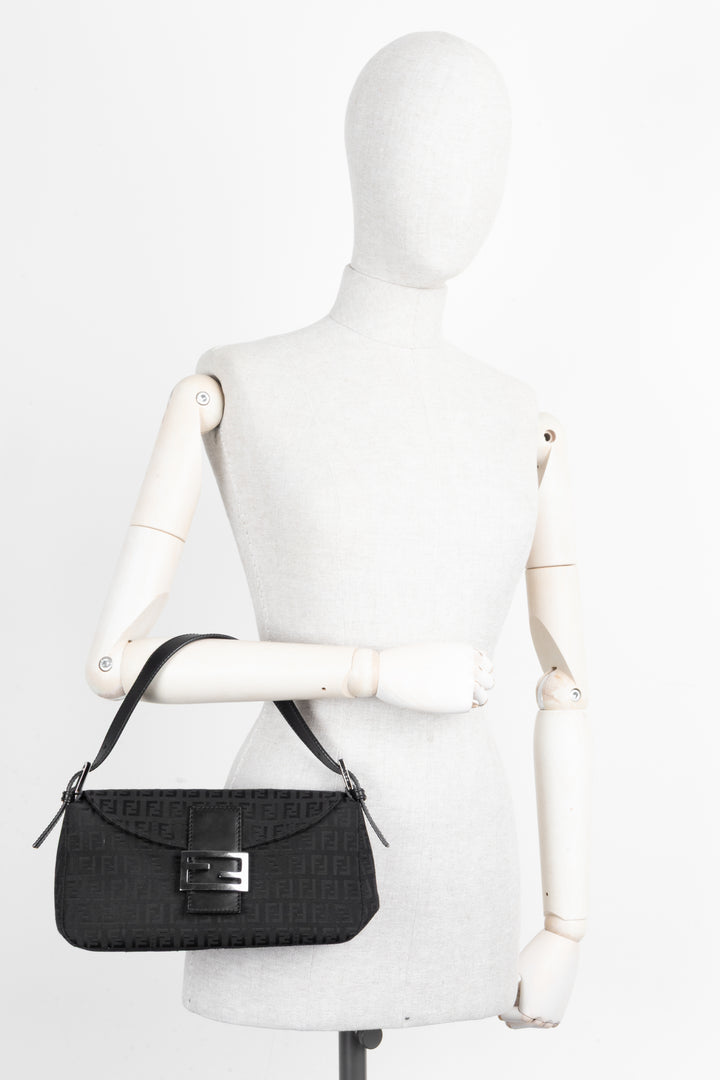 Sac à bandoulière baguette imprimé Zucca FENDI en toile noire