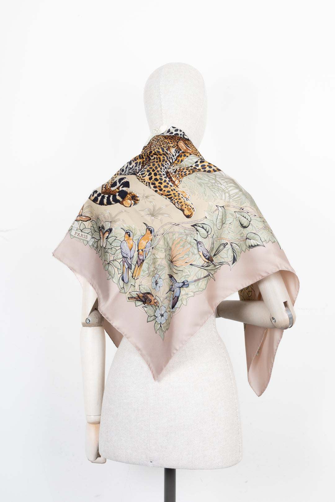 HERMÈS Jungle Love Carré Silk Rose
