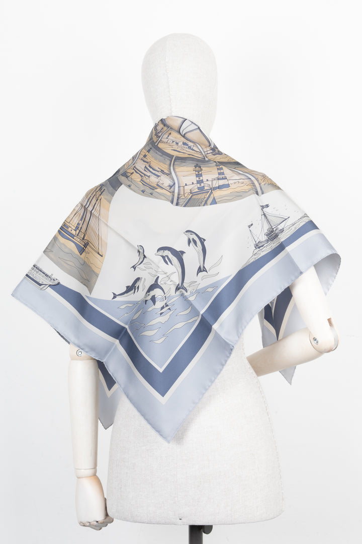 HERMÈS Compagnons de Mer Carré Silk Blue