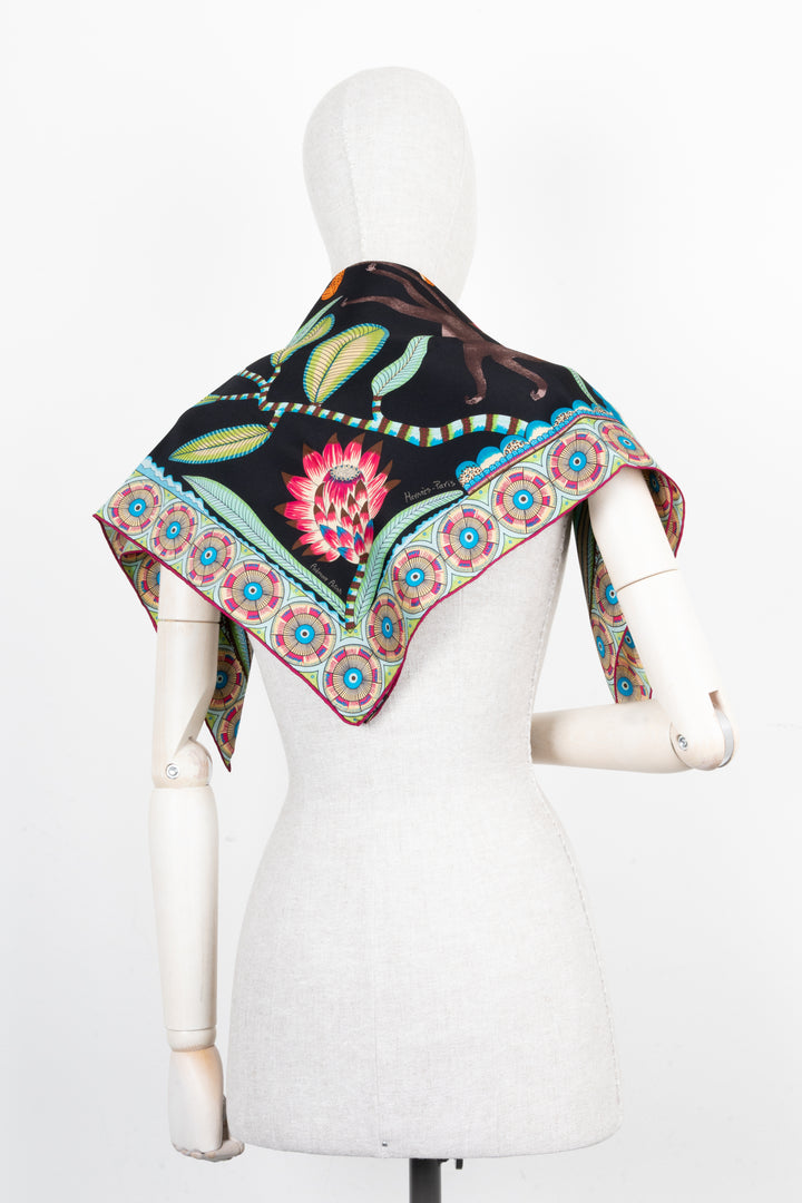HERMÈS The Savana Dance Carré 65 Silk Blue