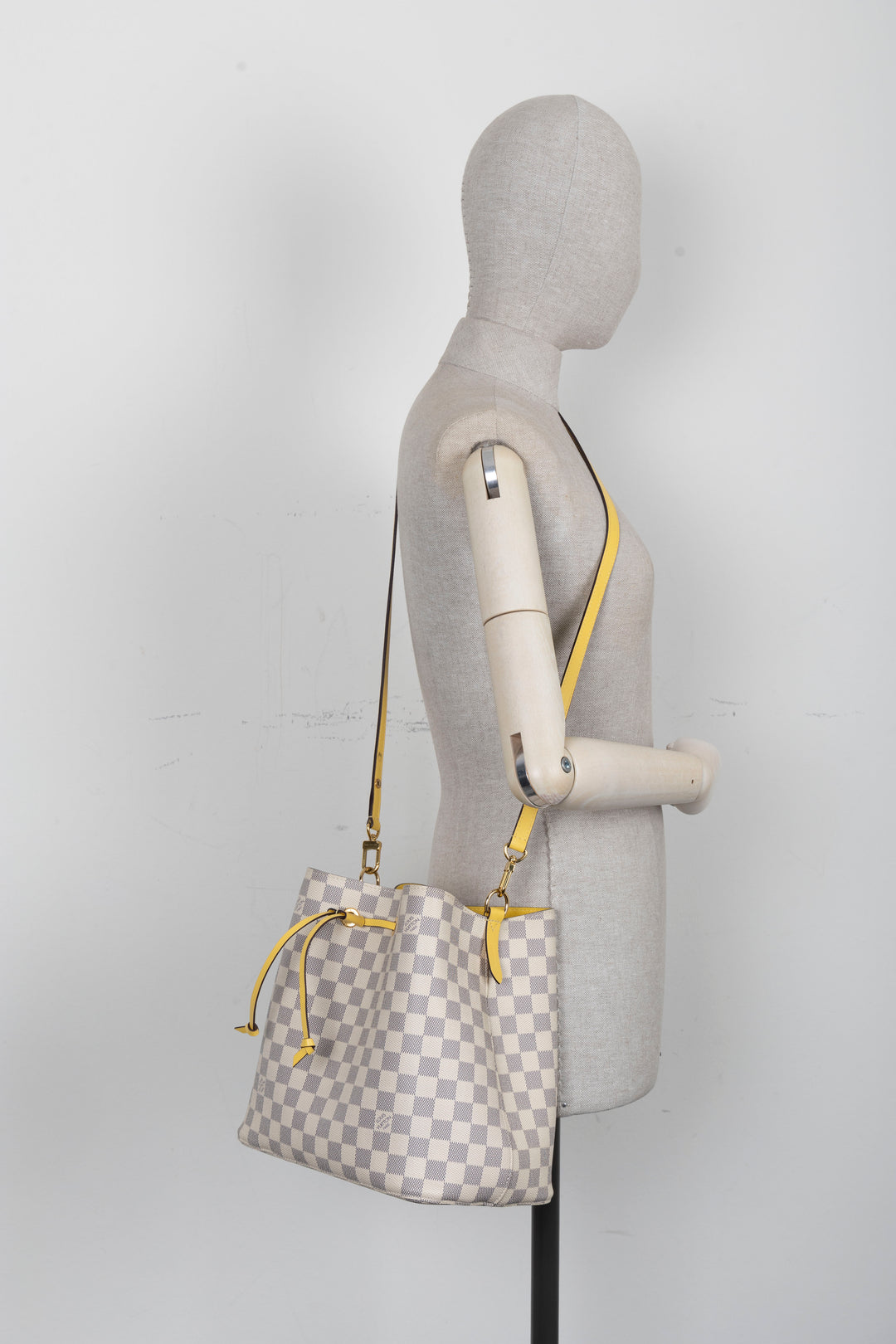 LOUIS VUITTON Néo Noé MM Damier Azur Yellow