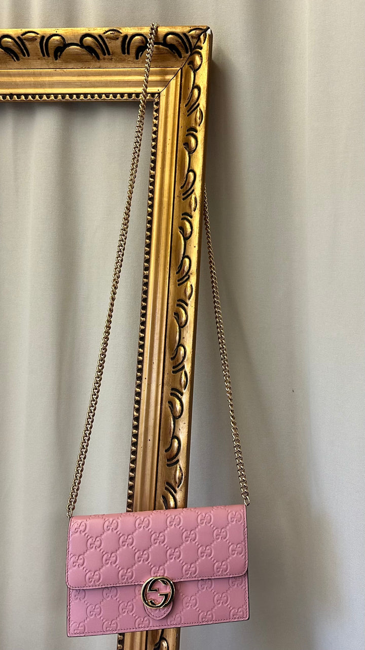 GUCCI Interlocking GG Wallet On Chain Pink