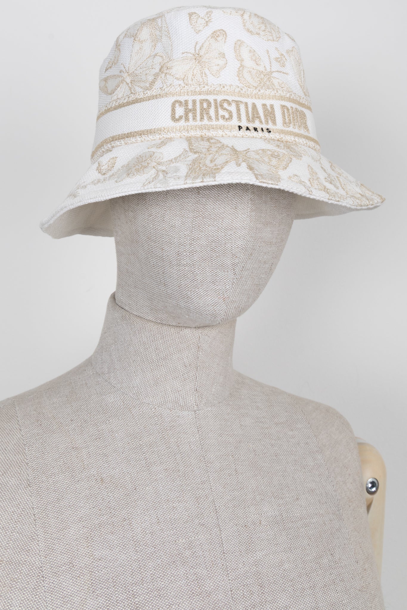 CHRISTIAN DIOR D-Bobby Bucket Hat Gold White – REAWAKE