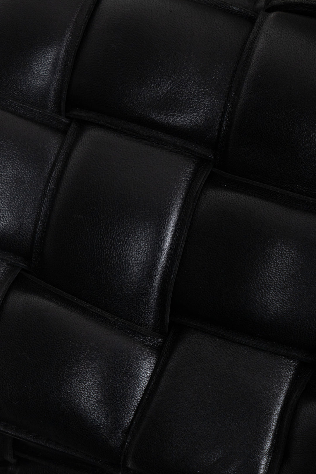 BOTTEGA VENETA Chain Cassette Crossbody Bag Black