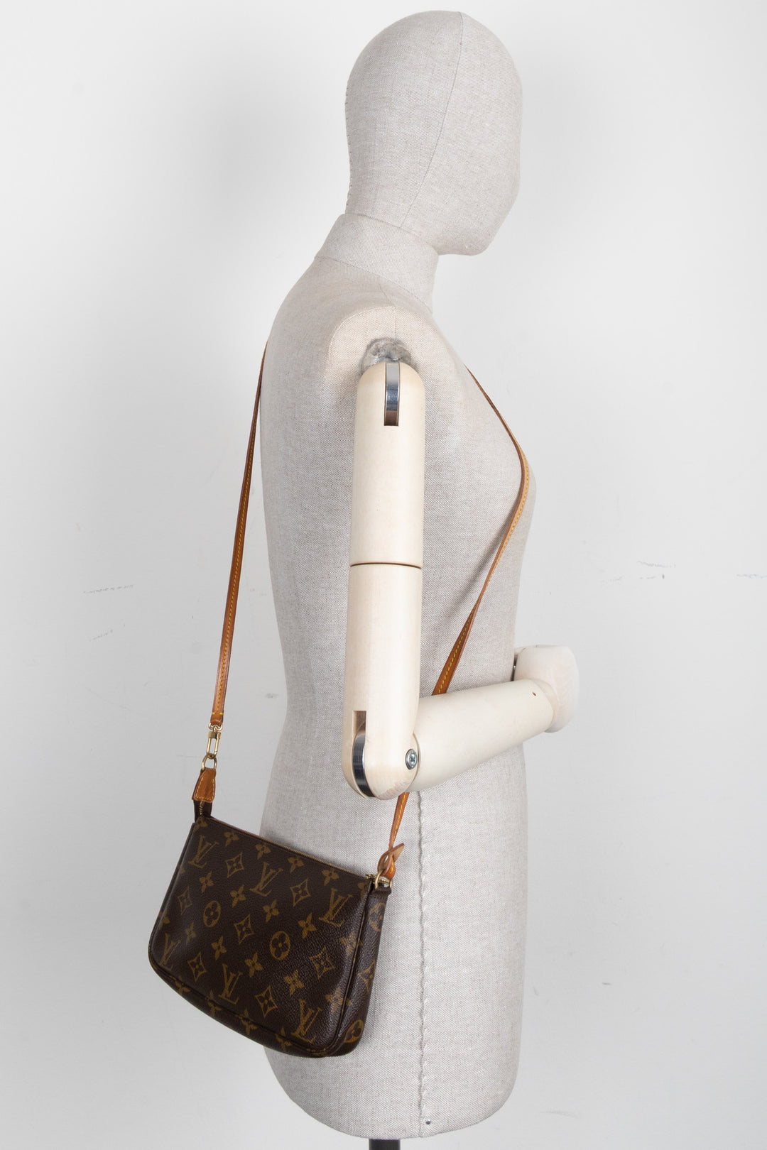 LOUIS VUITTON Pochette Accessories MNG