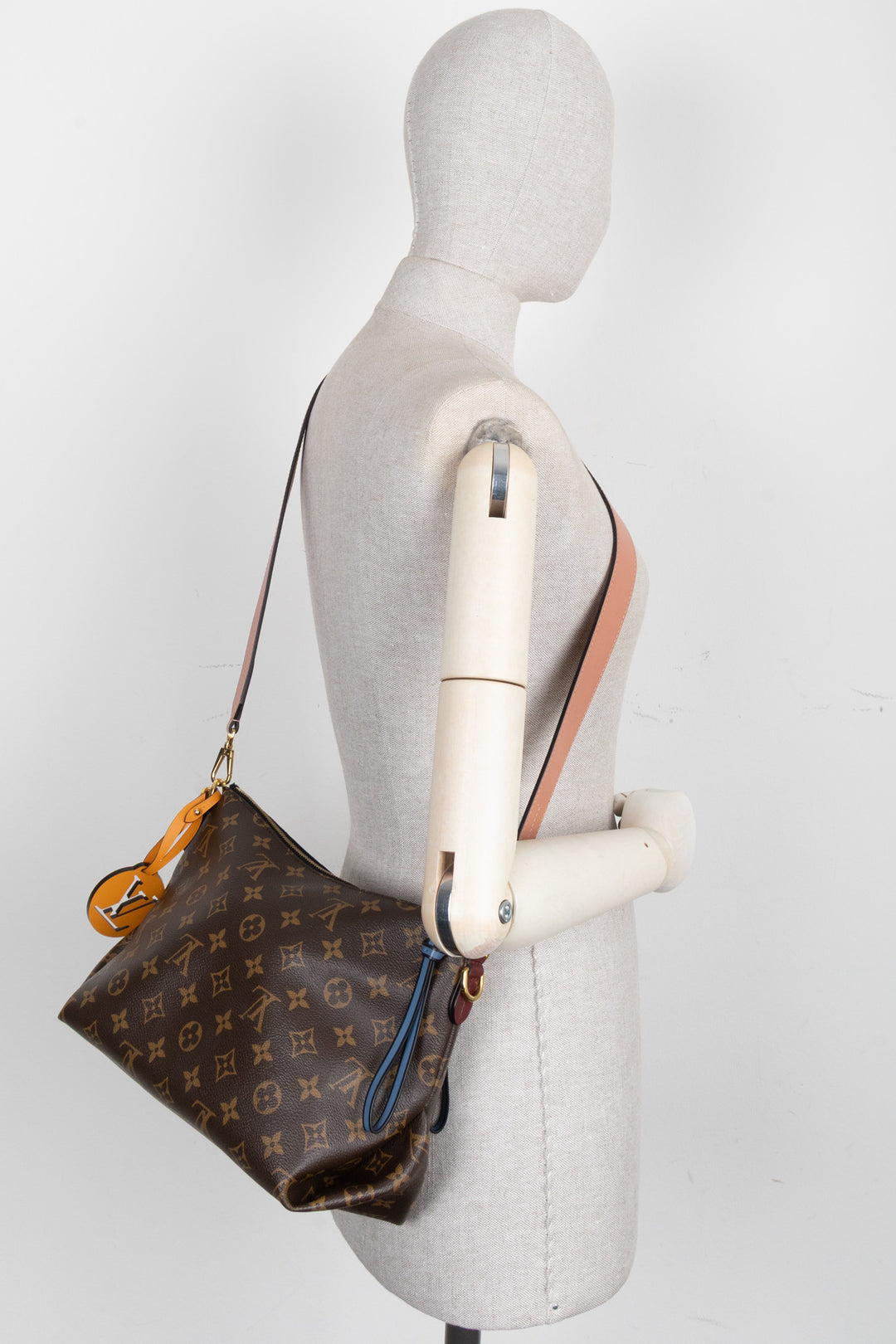Sac hobo Louis Vuitton Beaubourg Mini en toile MNG