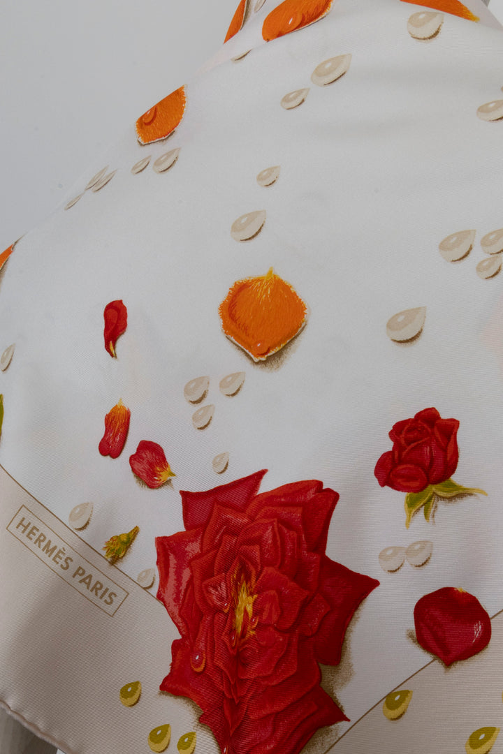 HERMÈS La Rosée Carré 90 Silk Beige White Red