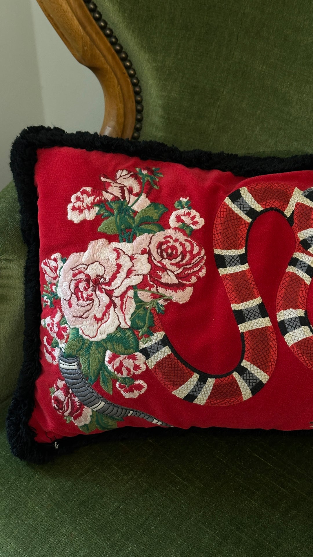 GUCCI Floral Pillow Black