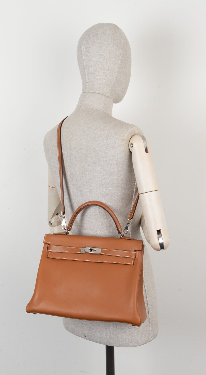 HERMÈS Kelly 32 Retourne Swift Gold