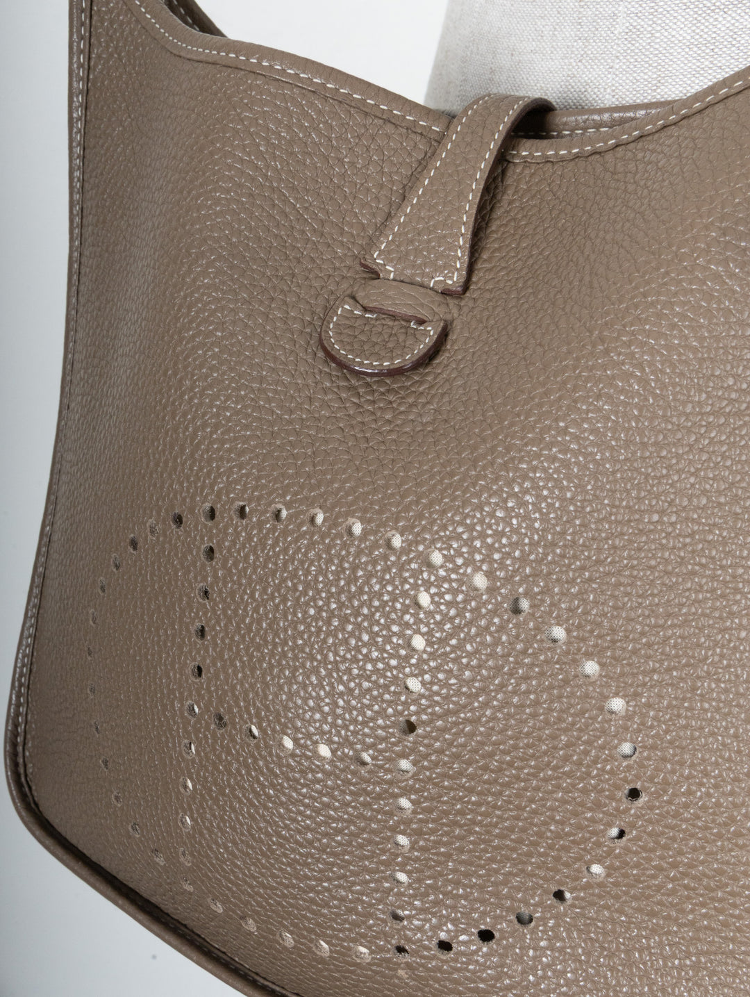 HERMÈS Evelyne III PM Clemence Etoupe