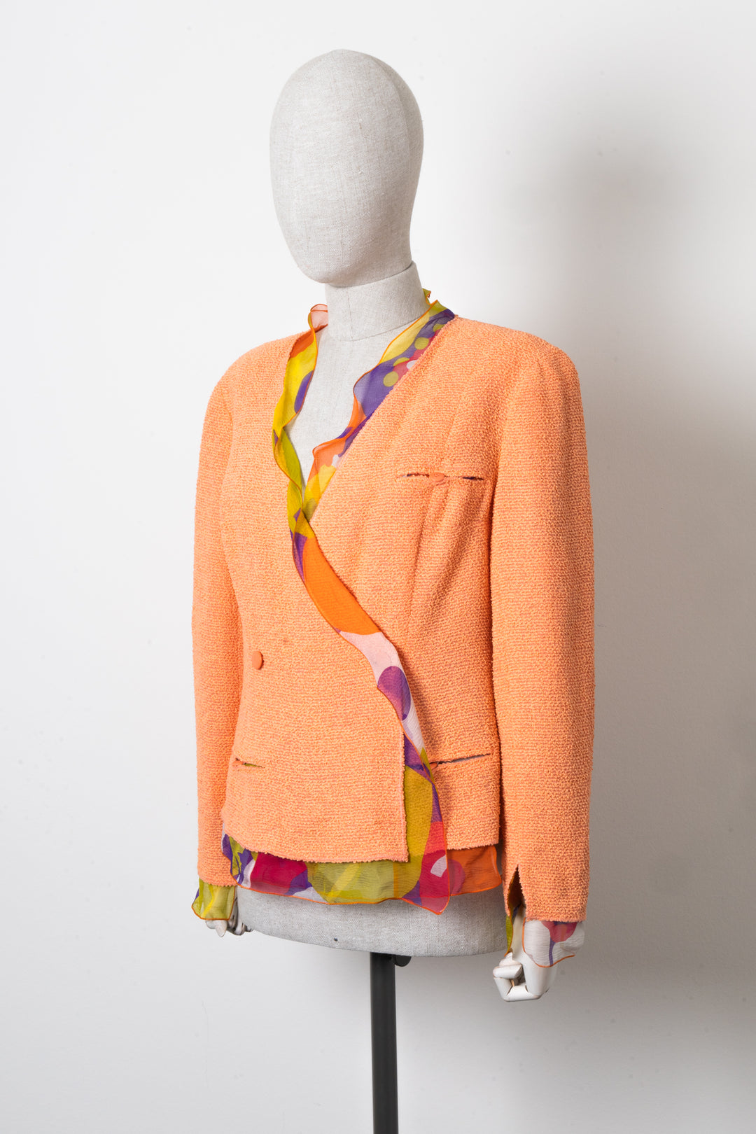 CHANEL Jacket Tweed Salmon with Silk Lining 01P