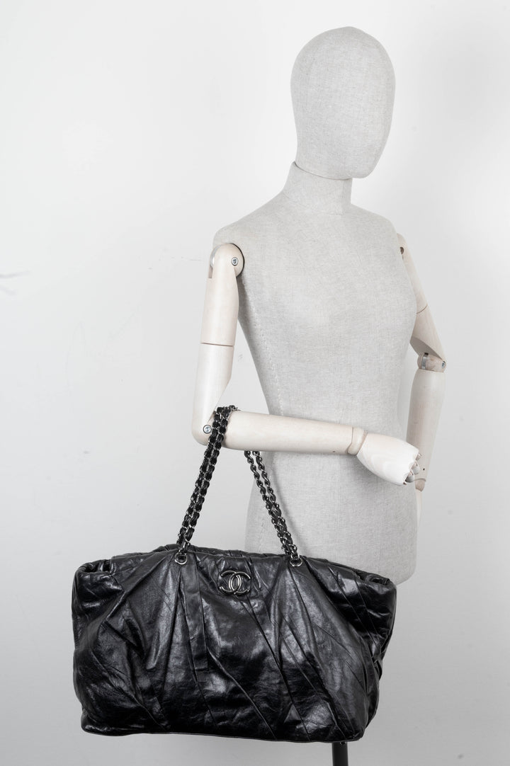 CHANEL Large CC Tote Bag Leather Black