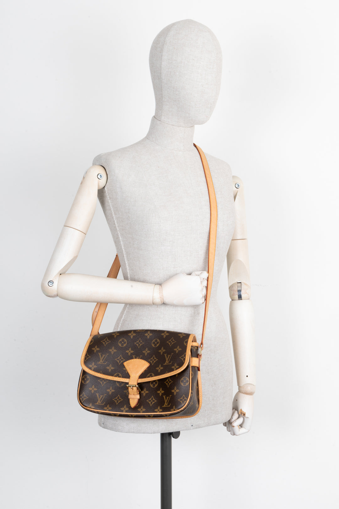 LOUIS VUITTON Sac Sologne MNG Toile