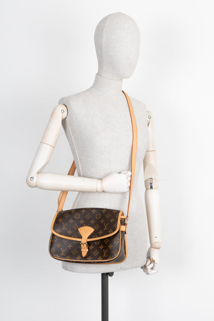 LOUIS VUITTON Sac Sologne MNG Toile