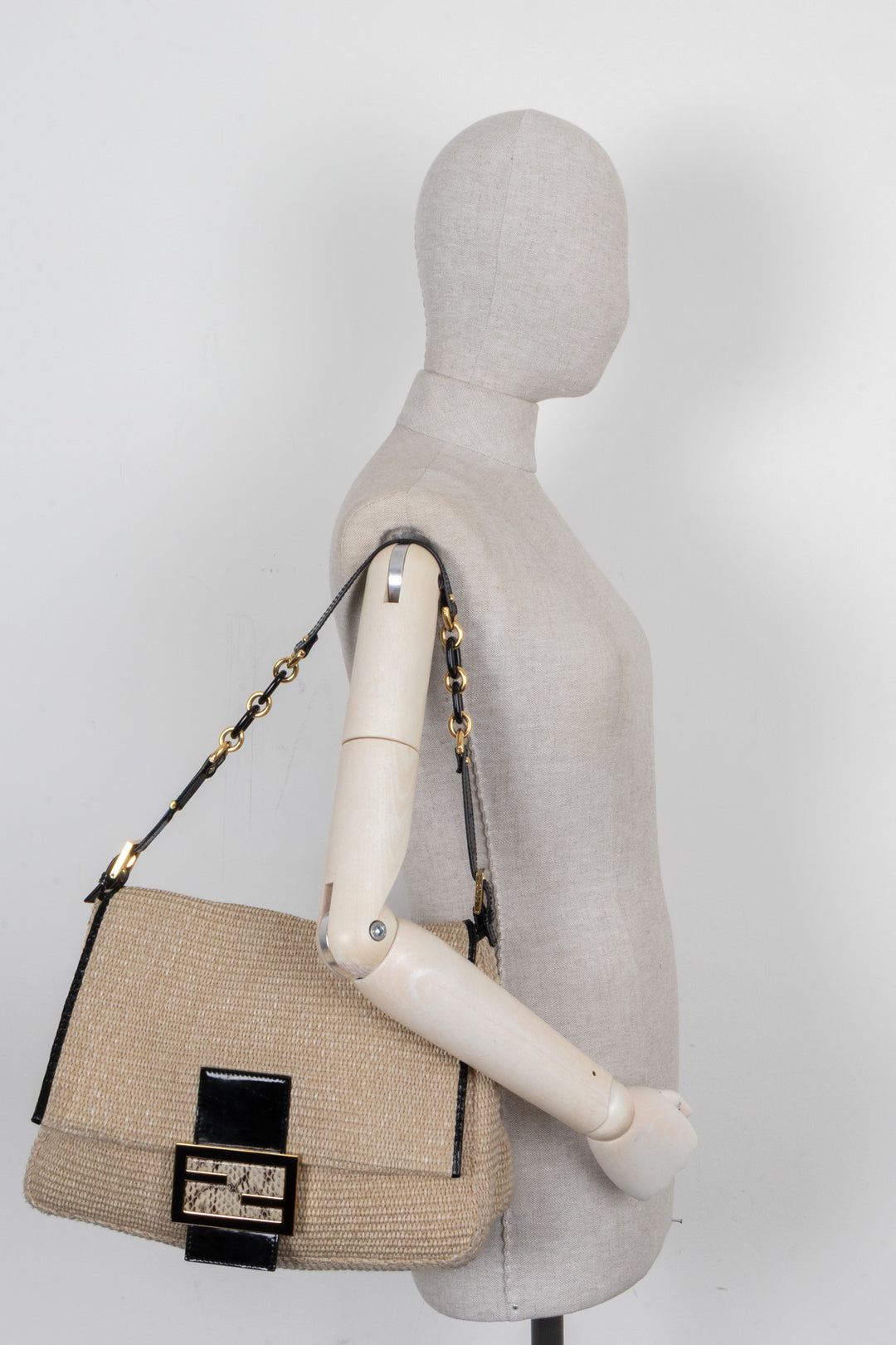 FENDI Mamma Baguette Bag Raffia Beige