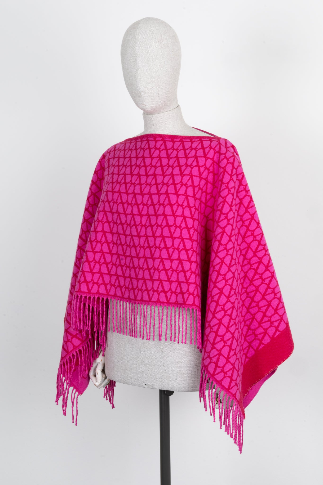VALENTINO Poncho Pink – REAWAKE