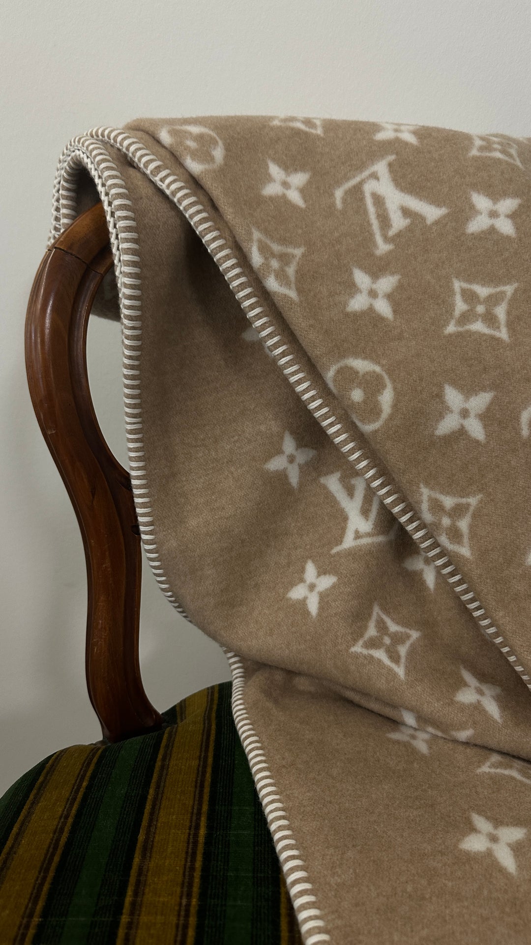 LOUIS VUITTON Neo Monogram Blanket Wool Cashmere Beige White