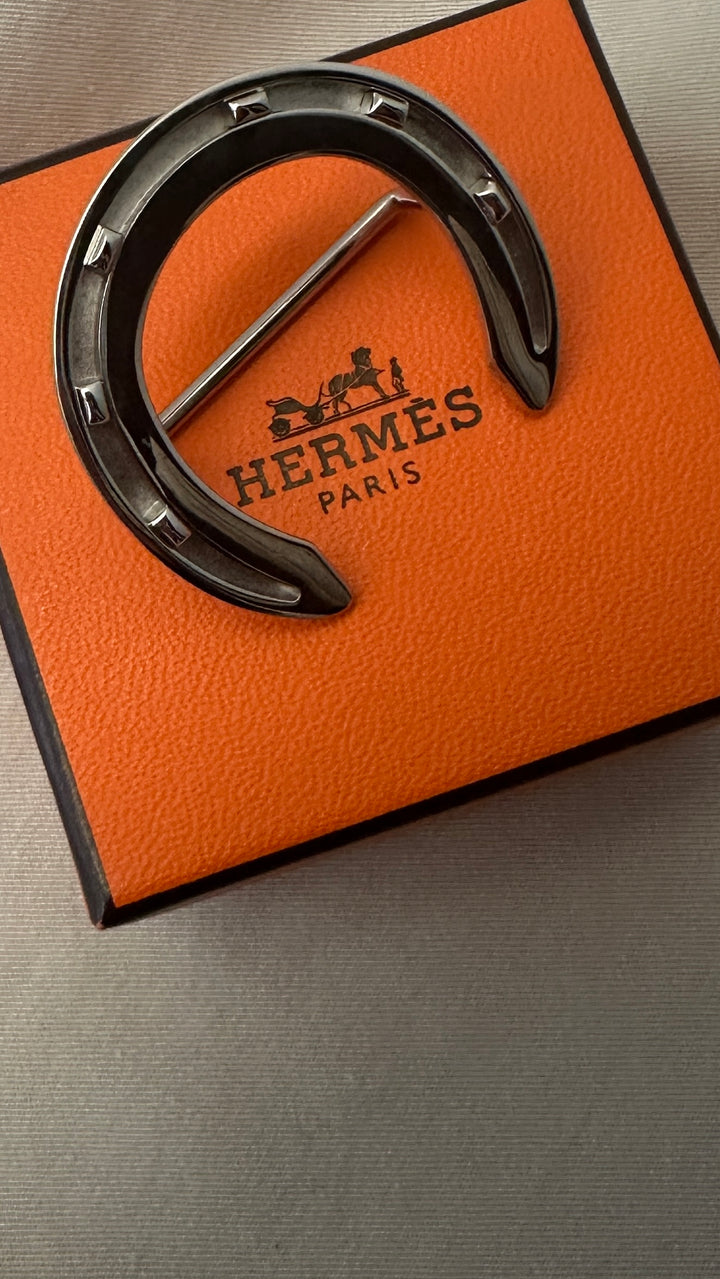 HERMÈS Horseshoe Scarf Holder Silver