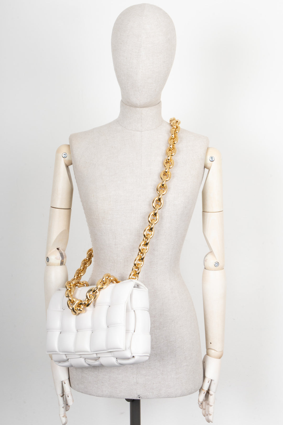 BOTTEGA VENETA Chain Cassette Bag Chalk