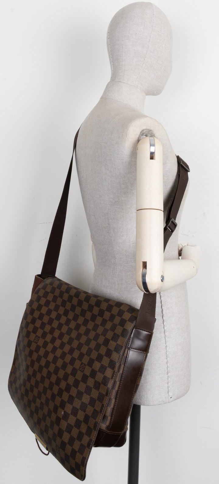 LOUIS VUITTON Besace Bastille Damier Ebène